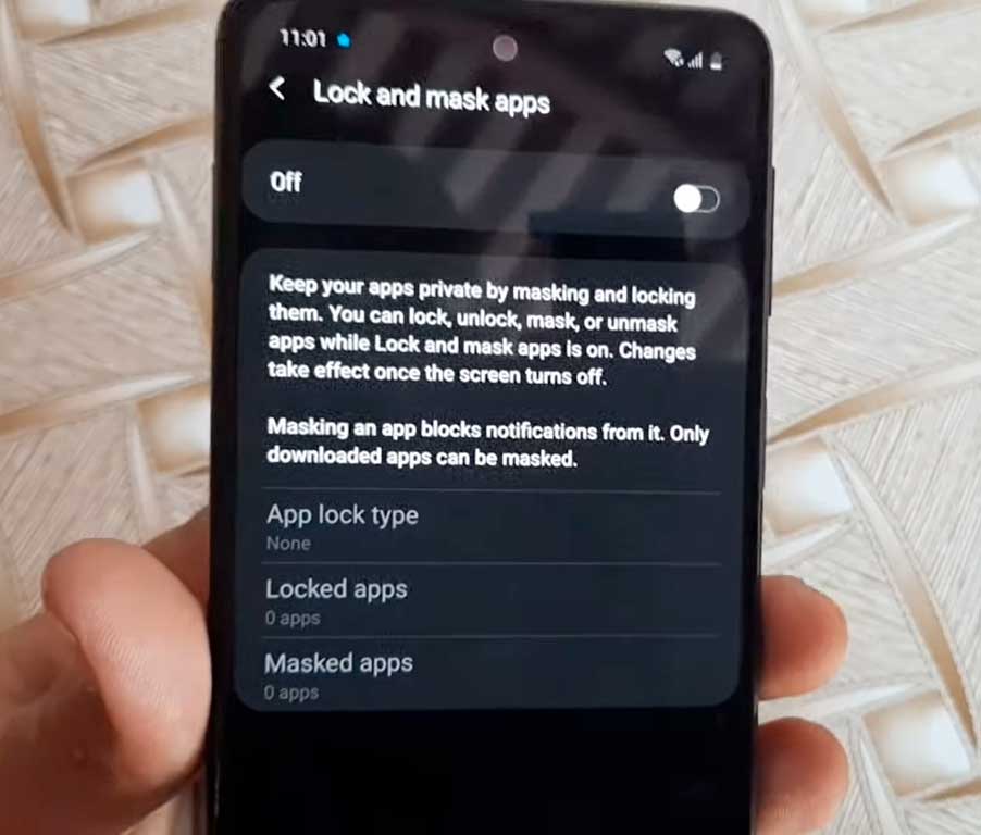 turn on lock and mask apps feature in samsung