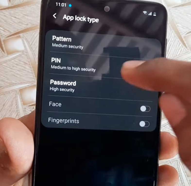 select the app lock type in samsung phone